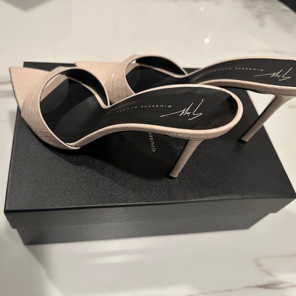 Pointed open-toe mule sandals in crocodile-print leather with stiletto heel. - Picture 3 of 3